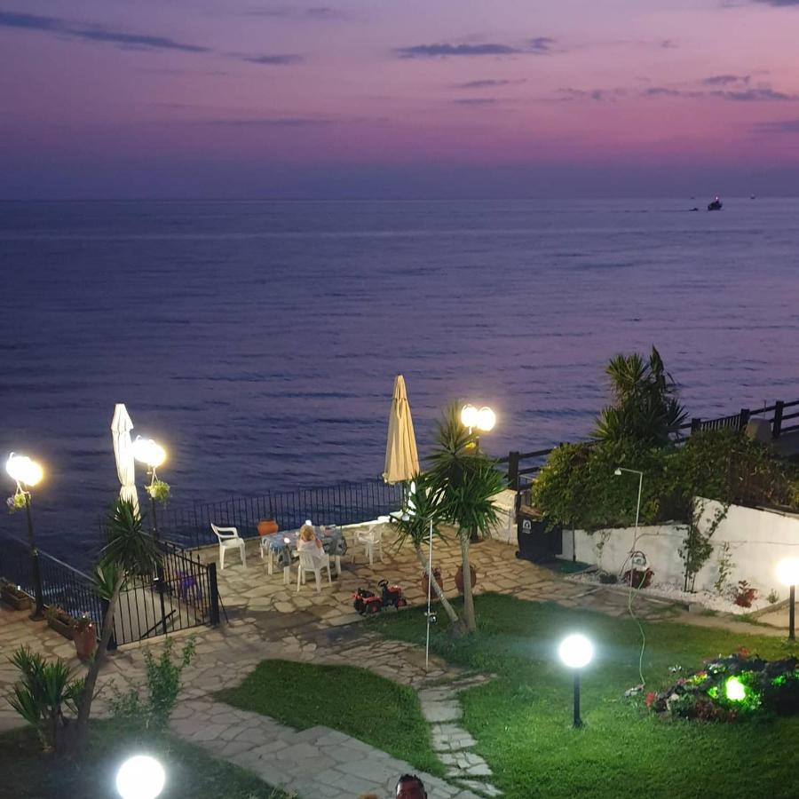 Kyana Big Blue Apartments Agia Paraskevi  Buitenkant foto